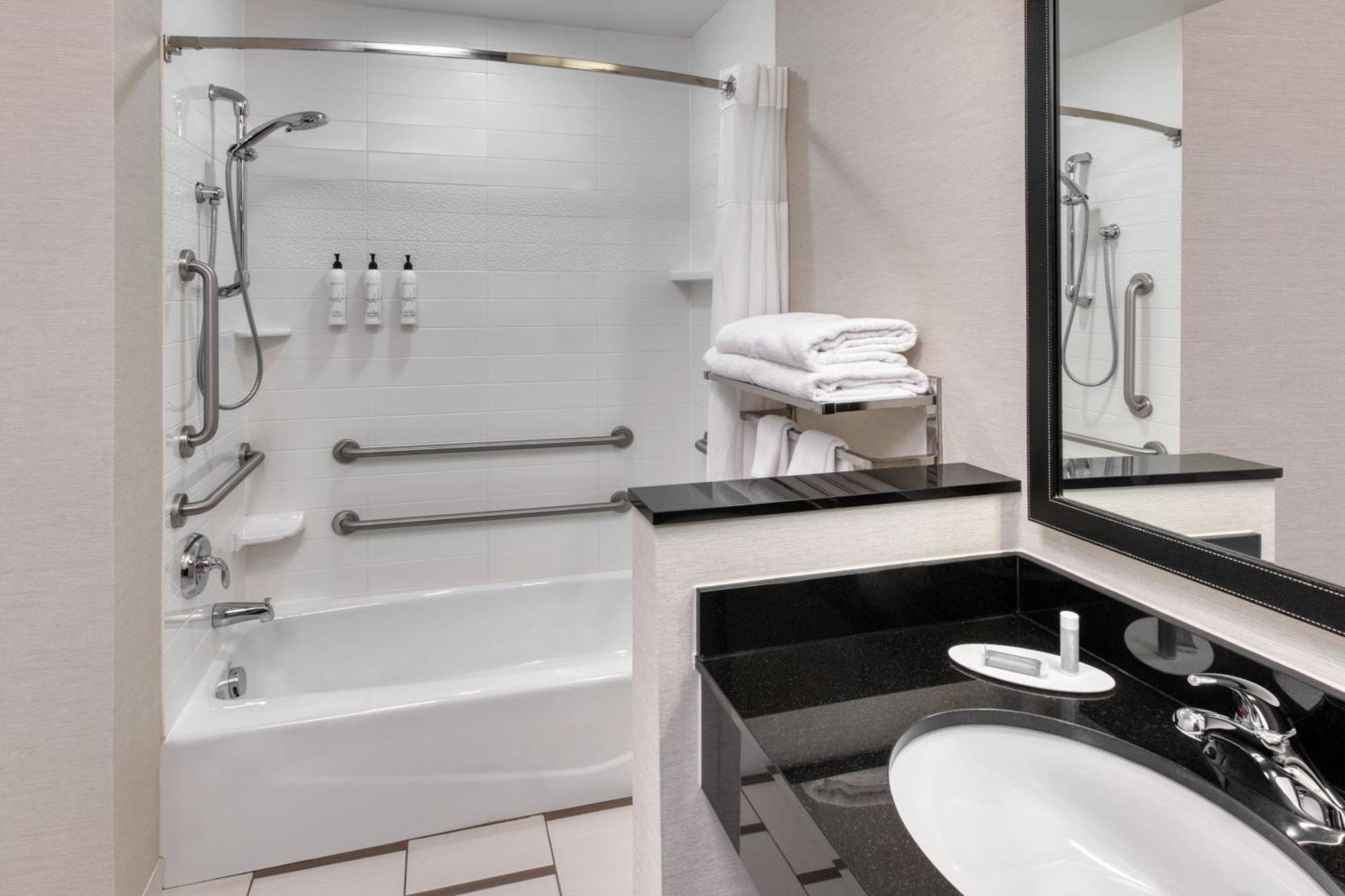 Fairfield Inn & Suites By Marriott Монктън Екстериор снимка