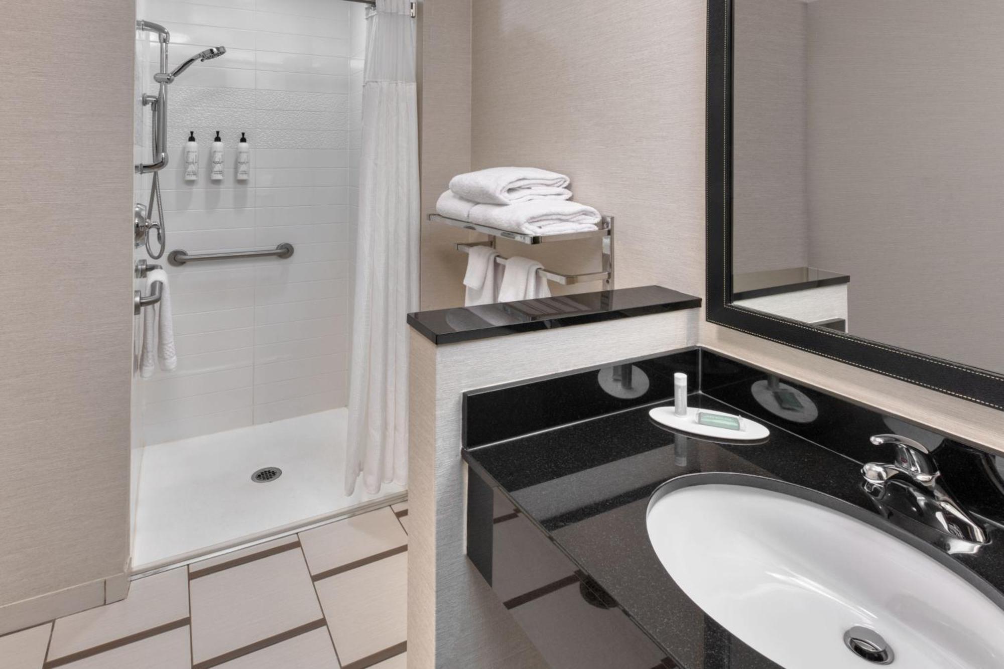 Fairfield Inn & Suites By Marriott Монктън Екстериор снимка