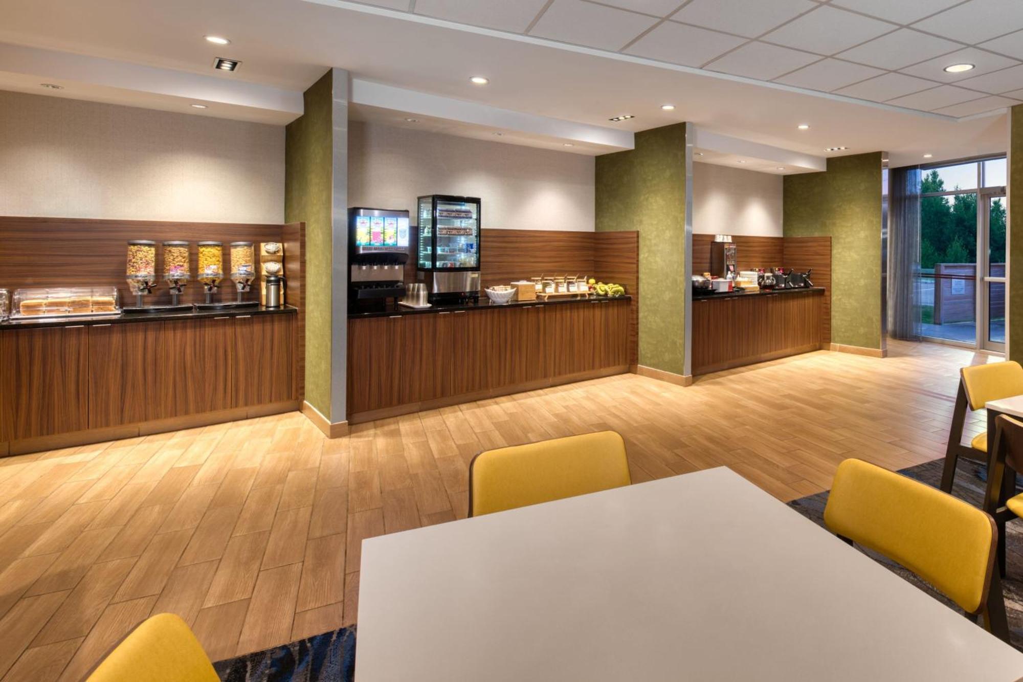 Fairfield Inn & Suites By Marriott Монктън Екстериор снимка